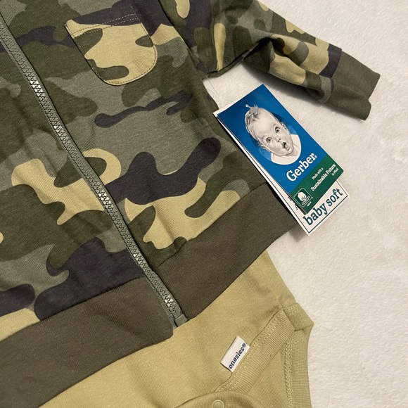 Hoodie and bodysuit - Picture 2 of 3